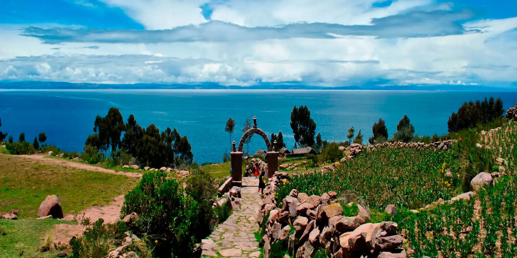 Amantani Island Tour 2 Days